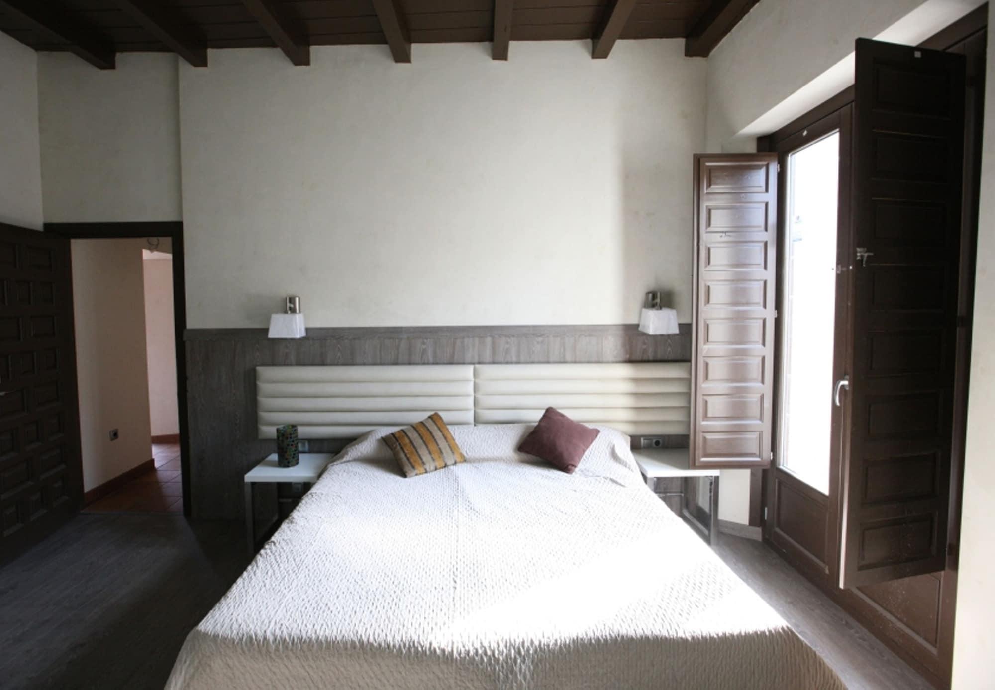 Evenia Alcala Boutique Hotel Alcala de Henares Exterior photo