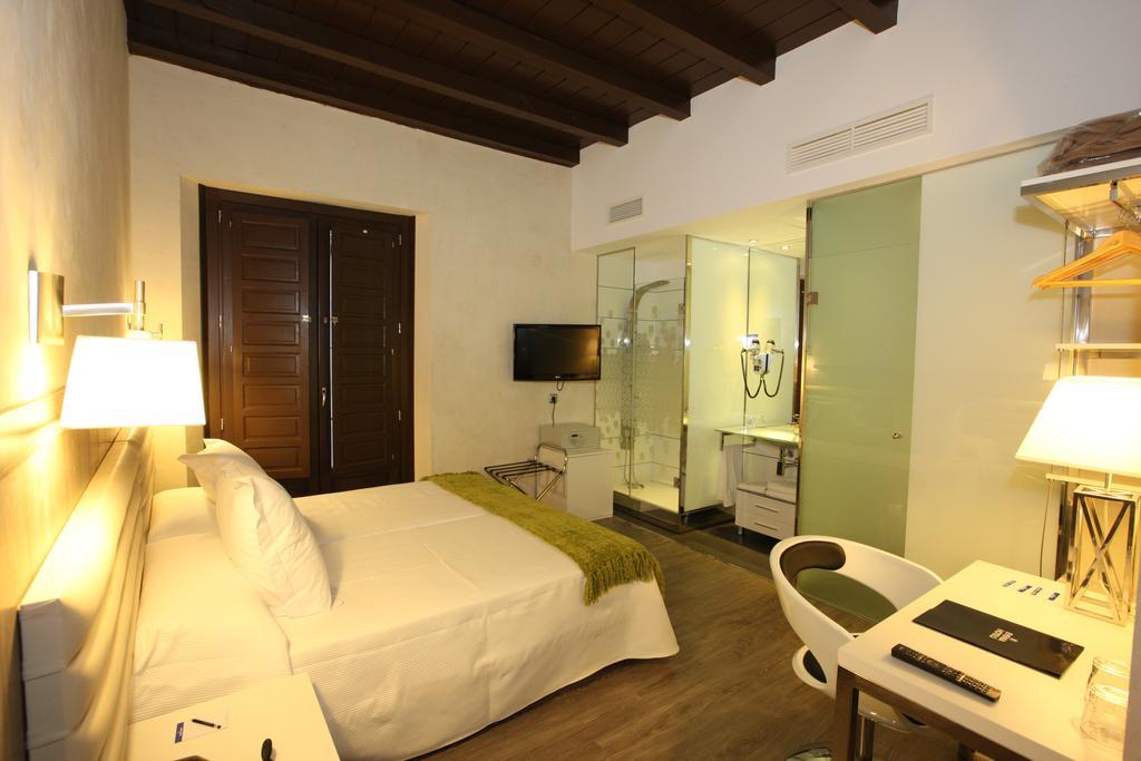 Evenia Alcala Boutique Hotel Alcala de Henares Room photo